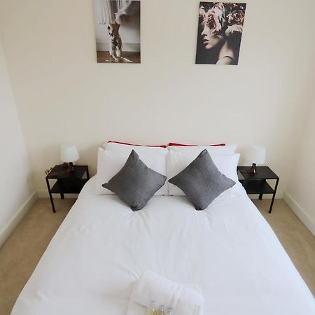 Easytravel Luxury Nec/Airport 3 Beds House Daire Birmingham Dış mekan fotoğraf